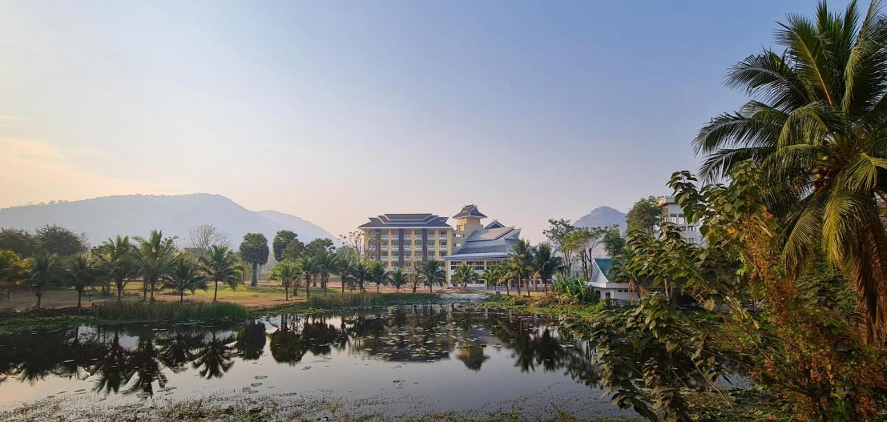 Phu Pha Phung Resort Suan Phueng Exterior photo