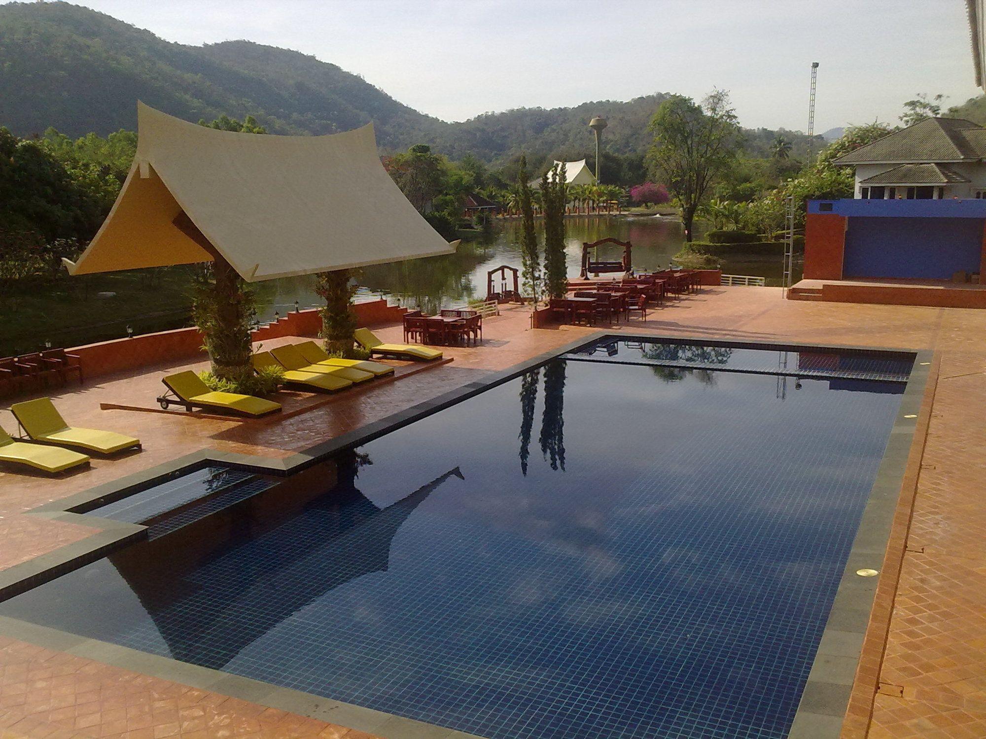 Phu Pha Phung Resort Suan Phueng Exterior photo